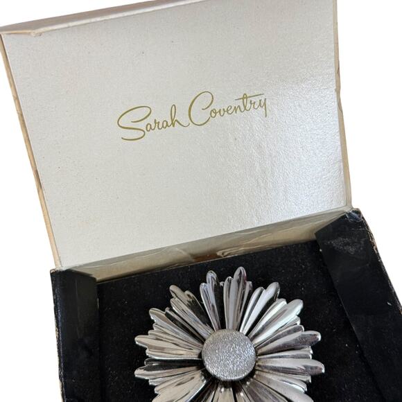 Sarah Coventry 6228 / 7022 / 7228 Lot 3 Piece Earings Broach Silver Tone Clip On - Picture 8 of 11